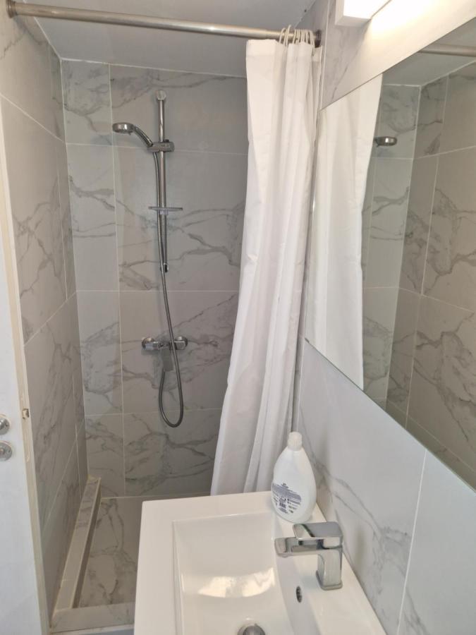 Kolonaki Seaview Apartments Larnaca Rum bild